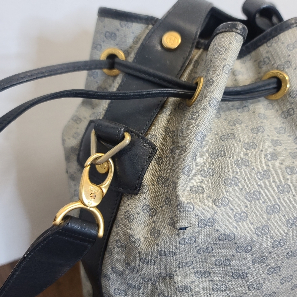 Gucci Vintage Navy GG Bucket Crossbody - Picture 3 of 16